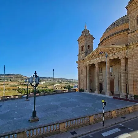 Scenic Views - A Stylish Getaway In