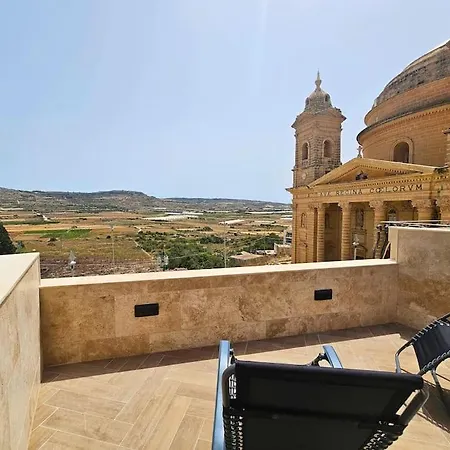 Scenic Views - A Stylish Getaway In *