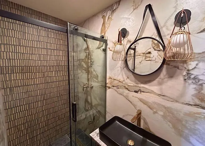 Scenic Views - A Stylish Getaway In 別荘