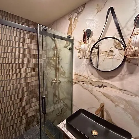 Scenic Views - A Stylish Getaway In 別荘