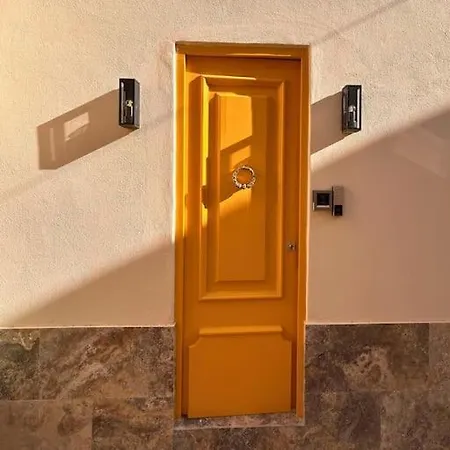 Scenic Views - A Stylish Getaway In 度假居