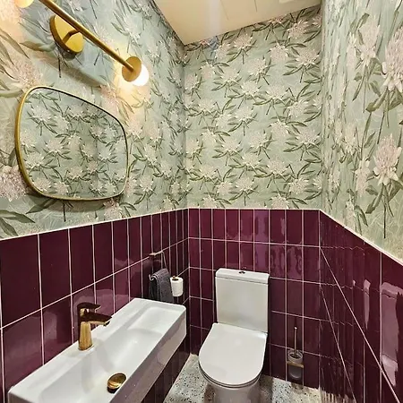 Scenic Views - A Stylish Getaway In *