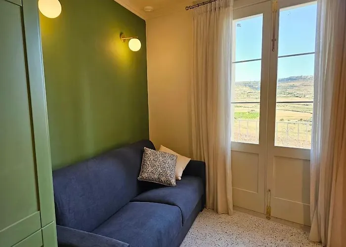 Scenic Views - A Stylish Getaway In *