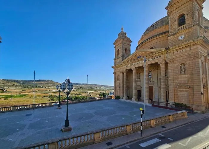 Scenic Views - A Stylish Getaway In